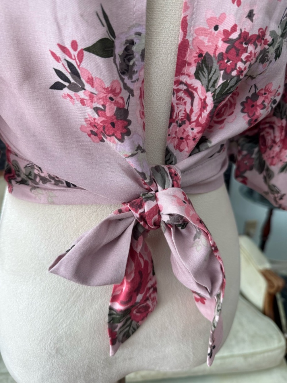 🌸 Nwot Polly and Esther Rose Floral Wrap CropTop Tie Waist Bell Sleeve Blouse L - Picture 8 of 11